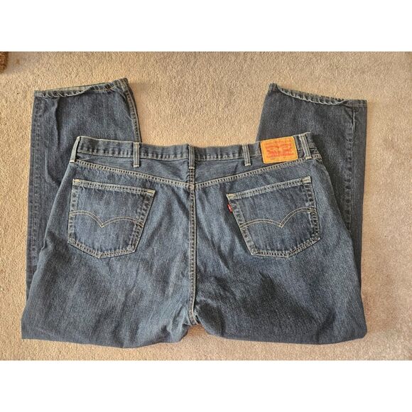 Levi Strauss men's 48x32 jeans - Picture 2 of 8